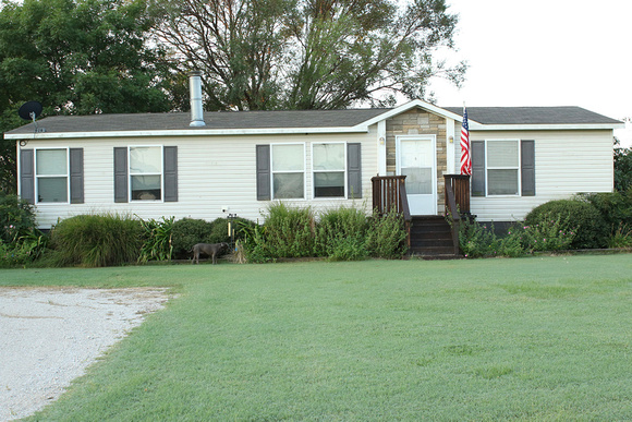 front of home - 28' x 53' Clayton